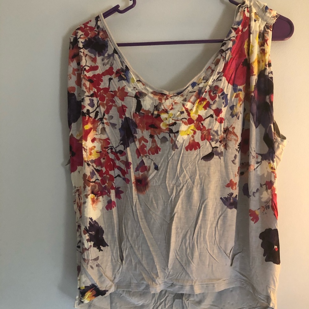Women’s floral top